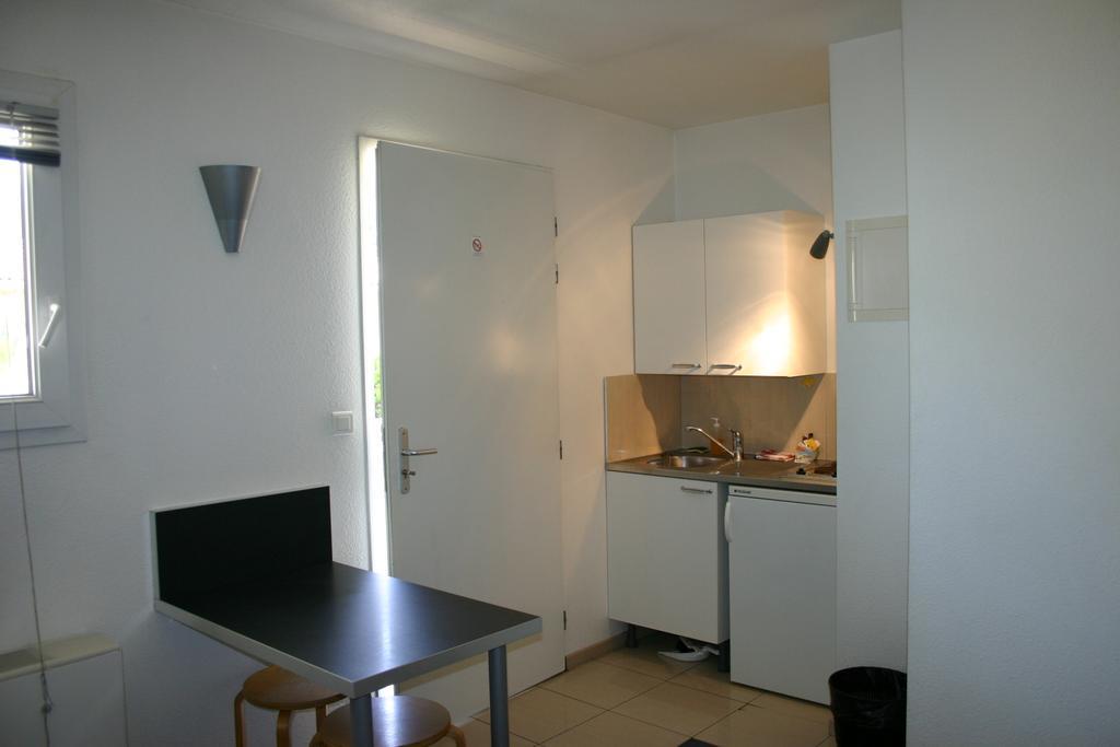 Appart'Hotel Residella Aubagne Gémenos Szoba fotó